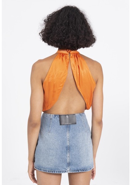 Yumuşak Saten Yaprak Model Sırt Açık Kokteyl Kombin Krop Bluz fırsatları