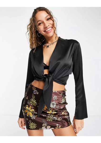 Saten Önden Bağlamalı Dekolte Gece Kokteyl Kombin Uzun Kol Krop Bluz