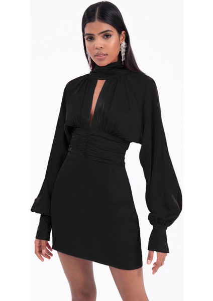 Göğüs Pencereli Boyunlu Uzun Kol Dar Etekli Saten Mevsimlik Gece Elbisesi Siyah