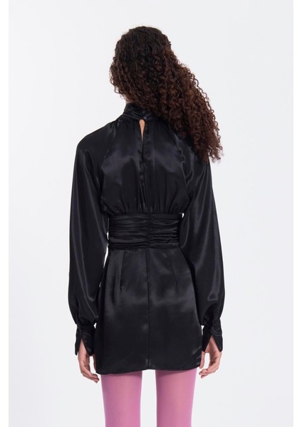 Göğüs Pencereli Boyunlu Uzun Kol Dar Etekli Saten Mevsimlik Gece Elbisesi Siyah indirimleri