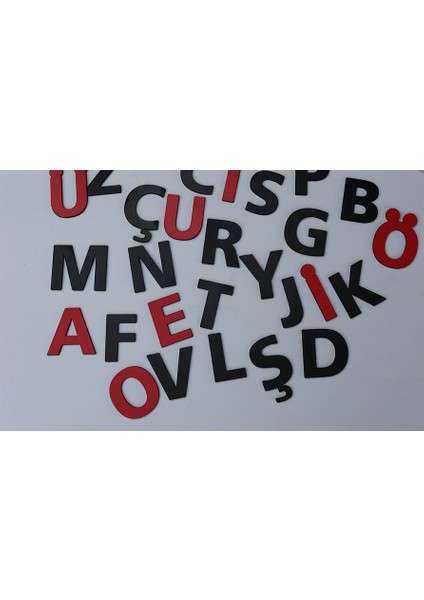 Alfabe Öğrenimini Eğlenceli Hale Getirin: Siyah-Kırmızı Ahşap Büyük Alfabe Seti modelleri