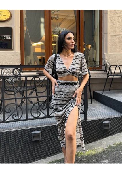 Zikzak Desen Nefes Alan Delikli Kumaş Bohem Yırtmaçlı Etek Yarım Kollu Krop Takım fiyatları
