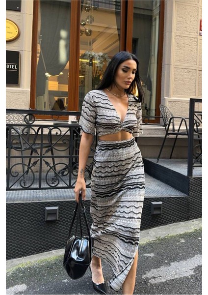 Zikzak Desen Nefes Alan Delikli Kumaş Bohem Yırtmaçlı Etek Yarım Kollu Krop Takım modelleri