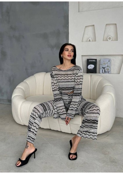 Delikli Gözenekli Nefes Alan Kumaşlı Kontrast Bohem Şort Astarlı Pantolon Astarsız Kollu Krop Takım indirimleri