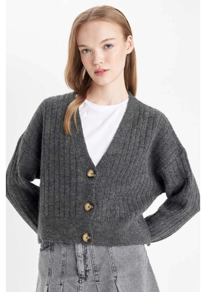 Regular Fit V Yaka Basic Düz Düğmeli Triko Hırka R1389AZ24WN