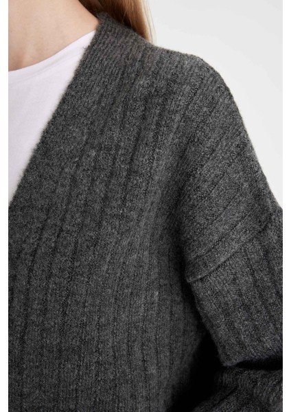 Regular Fit V Yaka Basic Düz Düğmeli Triko Hırka R1389AZ24WN
