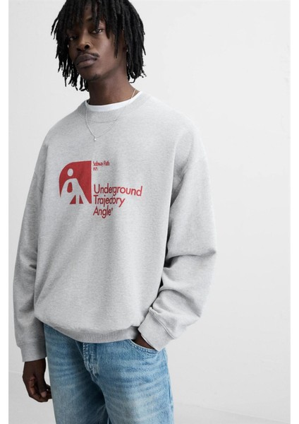 Gri Underground Trajectory Angle Yazılı Bisiklet Yaka Oversize Sweatshirt