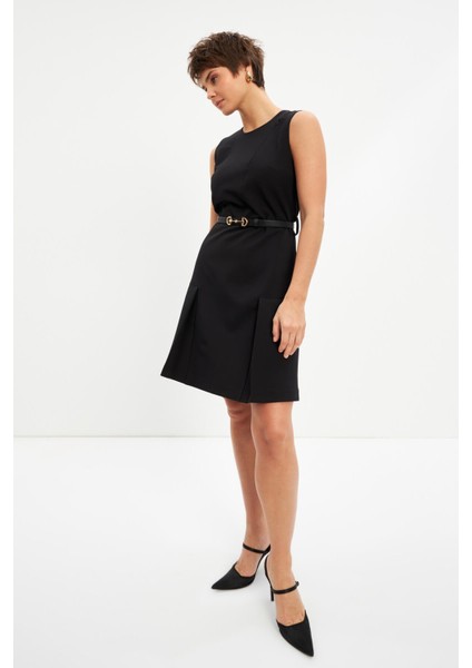 Siyah Kemerli Kısa Elbise fırsatları