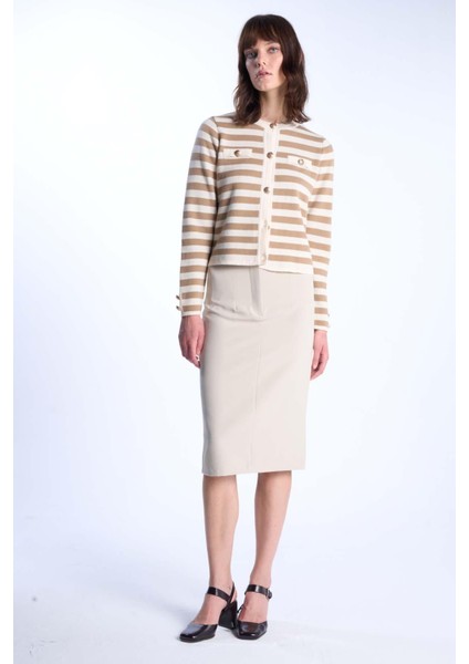 Camel Düğme Detaylı Çizgili Triko Kazak fırsatları