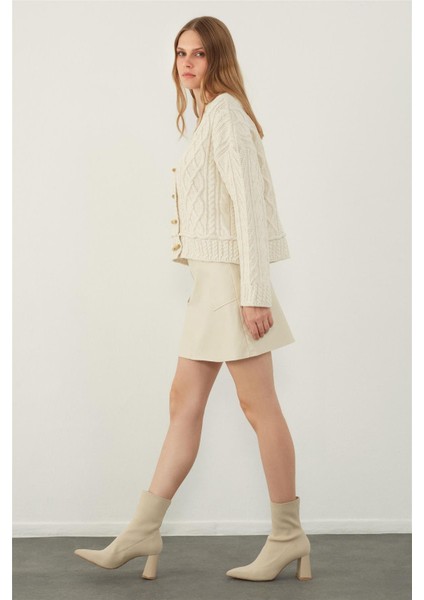 Bej Çoban Düğmeli Saç Örgülü Triko Hırka modelleri