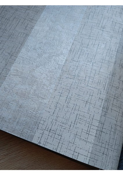 Bej Gri Gümüş Işıltılı Çizgili Hafif Kabartmalı Silinebilir Duvar Kağıdı (En: 53 cm Boy: 10 Metre)