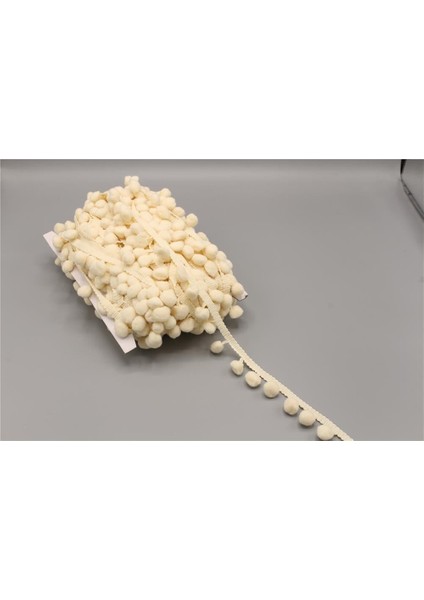 Büyük Ponpon - 22 mt Krem