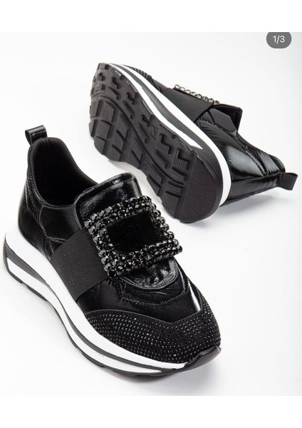 Siyah Önü Taş Detaylı Beyaz Tabanlı Ortopedik Tabanlı Sneakers