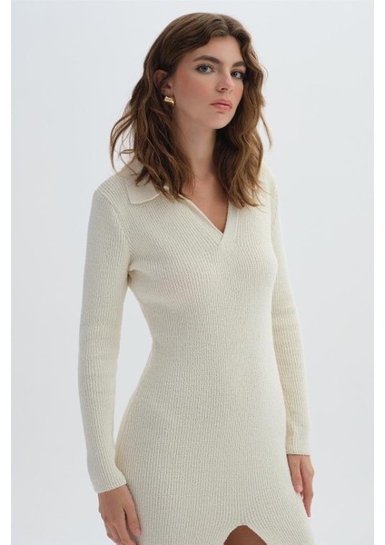 Ekru Polo Yaka Yırtmaç Detaylı Elbise fırsatları