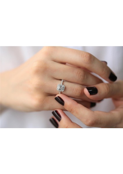 0.31 Karat Baget Pırlanta Yüzük fiyatları