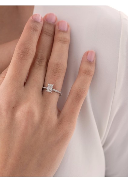 0,27 Karat Baget Pırlanta Yüzük