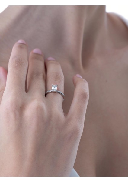 0,27 Karat Baget Pırlanta Yüzük indirimleri