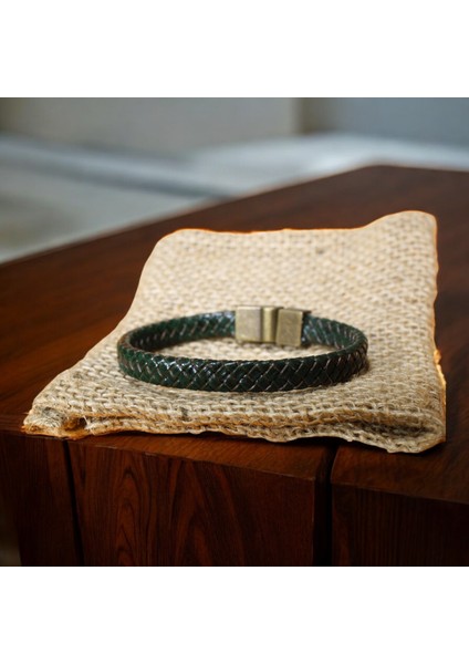 Yeşil Deri Bileklik, Mıknatıs Kapama, 3 Beden Seçeneği, Modern Tasarım fiyatları