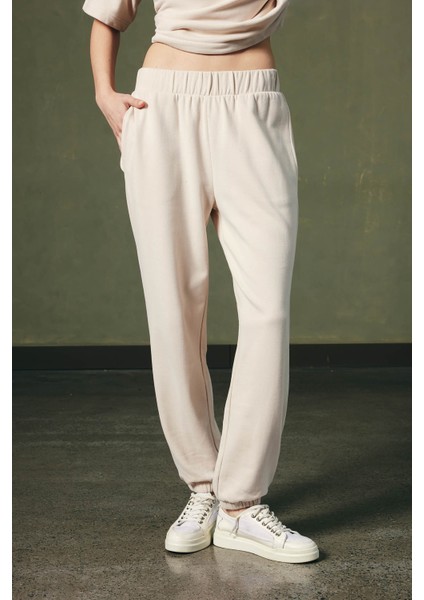 Kadın Soft Dokulu Pamuklu Üç Iplik Cepli Uzun Eşofman Altı