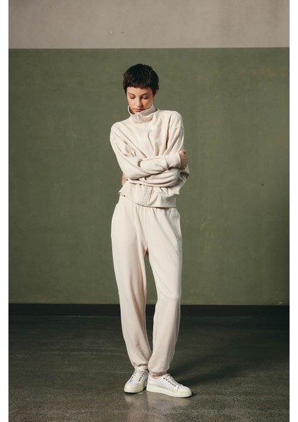 Kadın Soft Dokulu Pamuklu Üç Iplik Cepli Uzun Eşofman Altı modelleri