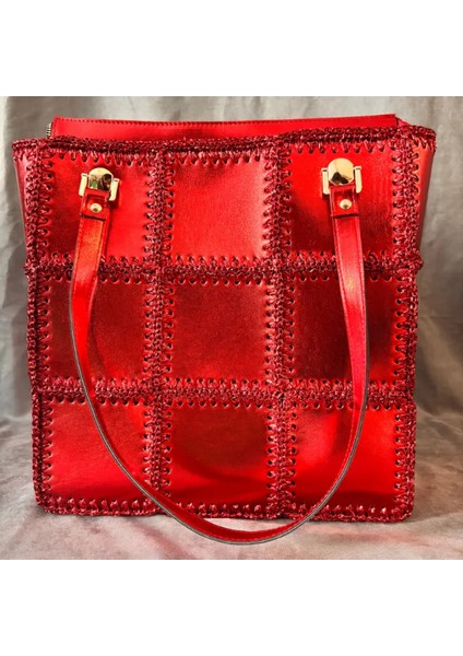 El Yapımı Parlak Rugan Kırmızı Abiye Çanta - ​​​​​​​31 x 34 cm