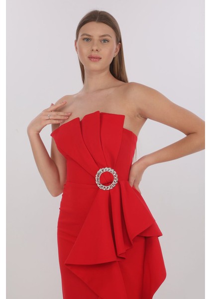 Pile ve Aksesuar Detaylı Elbise