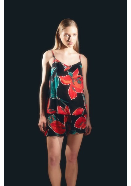 Kadın Vegan Dokuma Cepli Şort modelleri