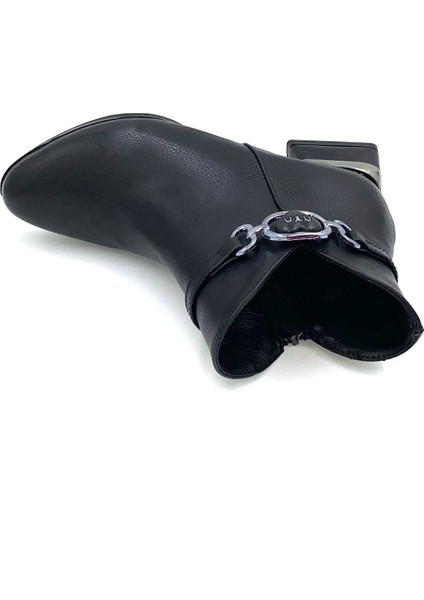 Luis Yan Toka Detaylı Fermuarlı Kısa Kadın Bot Siyah fırsatları