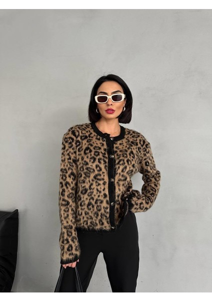 Leopar Desenli Şardonlu Düğmeli Hırka