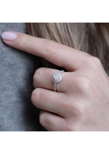 0,28 Ct F-G / Sı Pırlanta Damla Yüzük