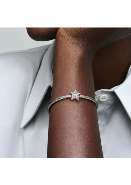 Gümüş Moments Asimetrik Yıldız Klipsli Bileklik indirimleri