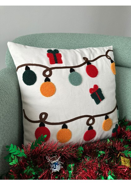 Yılbaşına Özel Tasarlanmış Punch Işlemeli Kırlentler, Rengarenk, Zarif ve Şık Yılbaşı Dekoru (43 x 43 cm ), 2 Adet, Konforlu ve Dayanıklı Kumaş, Ev ve Ofis Için Ideal Hediye modelleri