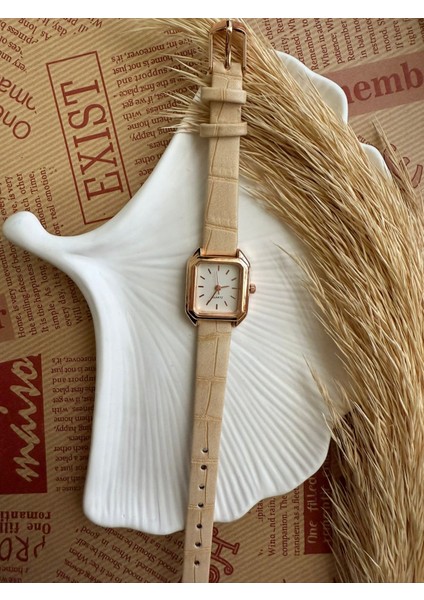 Retro Minimal Deri Kordon Vintage Kadın Kol Saati modelleri