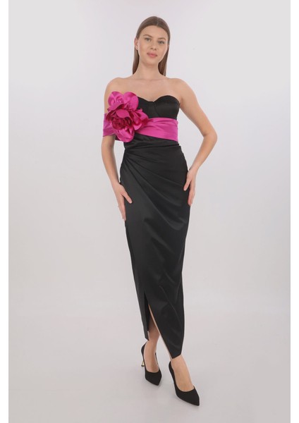 Saten Siyah Çiçek Detaylı Elbise