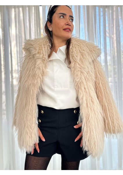 Matilda Garnili Çıtçıt Yaka Beyaz Bluz