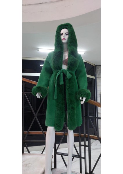 Pula Yakası Kolları Komple Kürklü Kapüşonlu Uzun Angora Kaban (110 Cm) modelleri