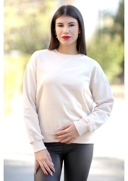 Kadın Taş Rengi Bisiklet Yaka Süs Etiket Baskılı Sweatshirt - 25169