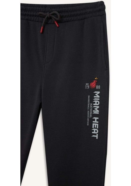 DeFactoFit NBA Miami Heat Kalın Jogger Eşofman Altı Standart Fit Beli Bağcıklı Cepli A9841AX24AU