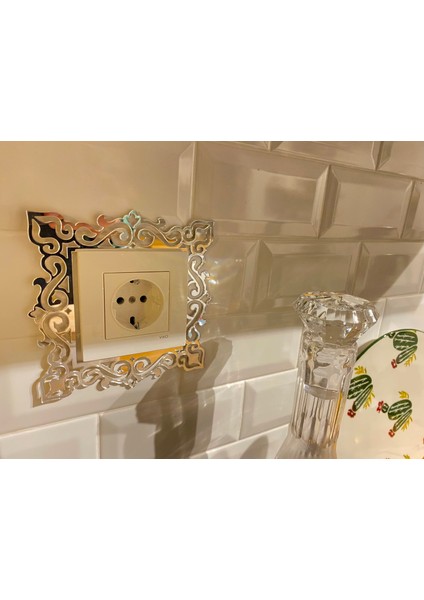 Dekoratif Desenli Aynalı Gümüş Pleksi Priz ve Anahtar Çerçevesi