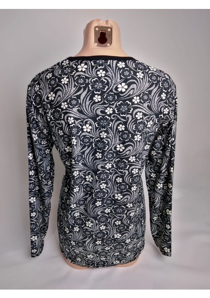 Kadın Siyah Desenli V Yaka Uzun Kollu Yanları Yırtmaçlı Mevsimlik Süet Anne Penye Tişört Bluz modelleri