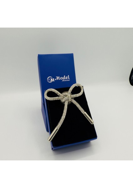 Fiyonk Kristal Taş Detaylı Silver Broş fırsatları