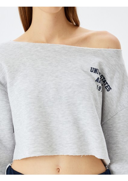 Arkası Baskılı Kayık Yaka Crop Oversize Sweatshirt