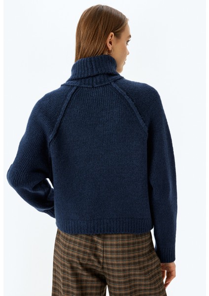 Balıkçı Yaka Dikiş Detaylı Uzun Kollu Triko Kazak fırsatları