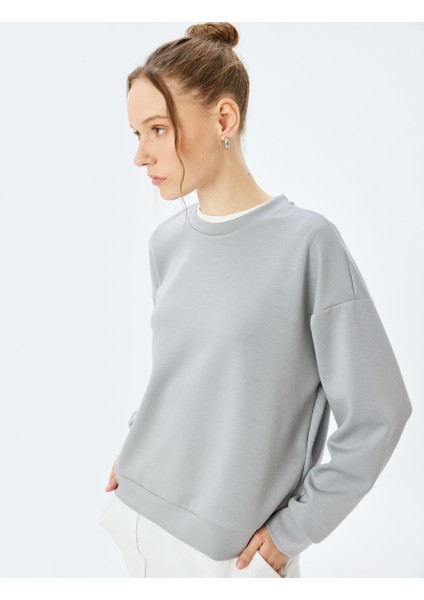 Bisiklet Yaka Basic Uzun Kollu Oversize Sweatshirt