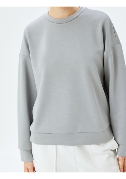 Bisiklet Yaka Basic Uzun Kollu Oversize Sweatshirt