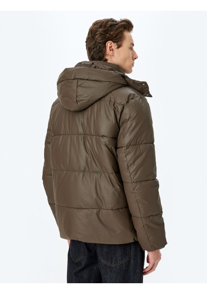 Slim Fit Kapşonlu Suni Deri Şişme Mont fırsatları