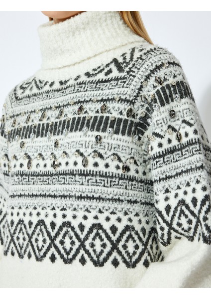 x Şahika Ercümen - Uzun Kollu Etnik Desenli Balıkçı Yaka Taşlı Peluş Kazak indirimleri