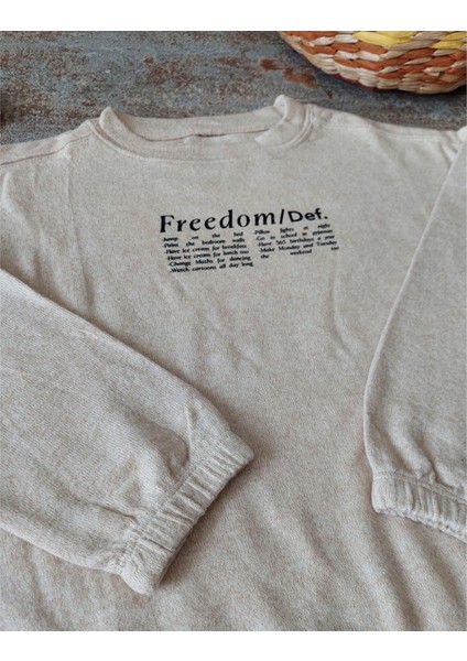 Ekru Renk, Slogan Baskılı, Çocuk Yumoş Kazak modelleri