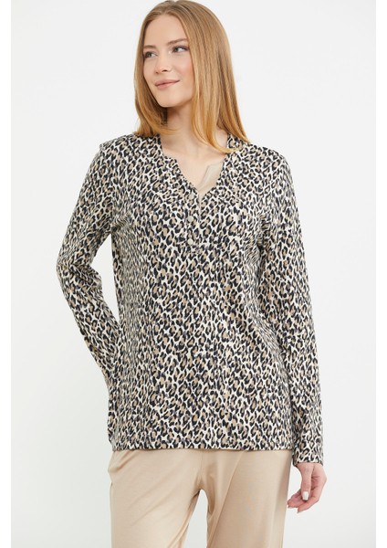 Yakası Düğmeli Leopar Kombinli Pijama Takım - Bej fiyatları