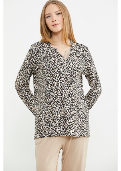 Yakası Düğmeli Leopar Kombinli Pijama Takım - Bej modelleri